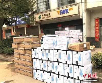 中國(guó)最大無(wú)紡布制品基地 快遞站加緊郵寄醫(yī)療物資 無(wú)紡布